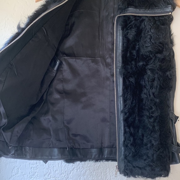 Vest - Picture 5 of 8